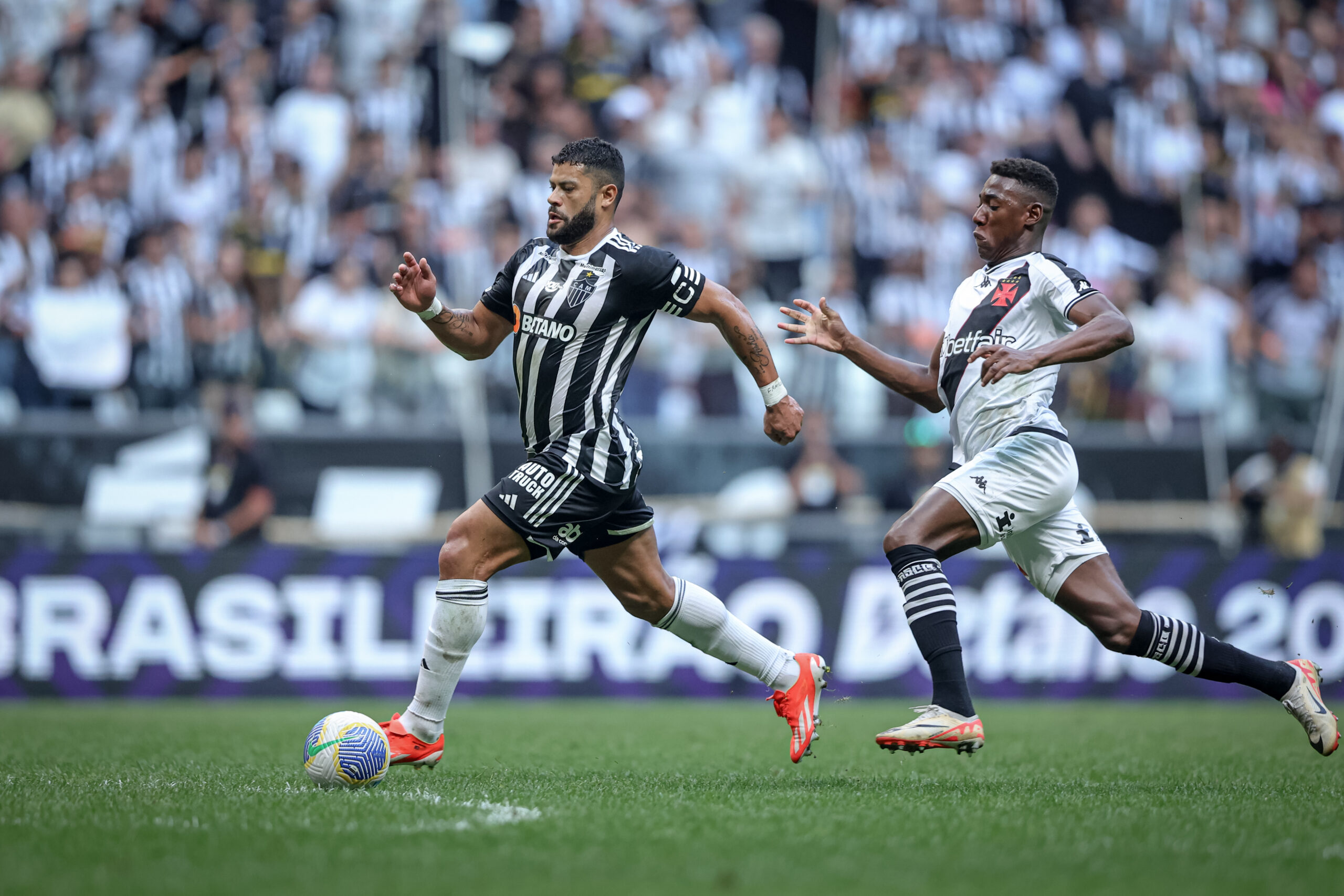 Atlético e Vasco em confronto pelo Brasileirão 2024