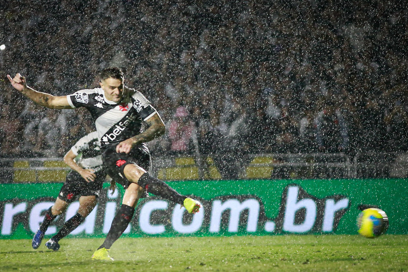 Vegetti marcou 23 vezes pelo Vasco na última temporada