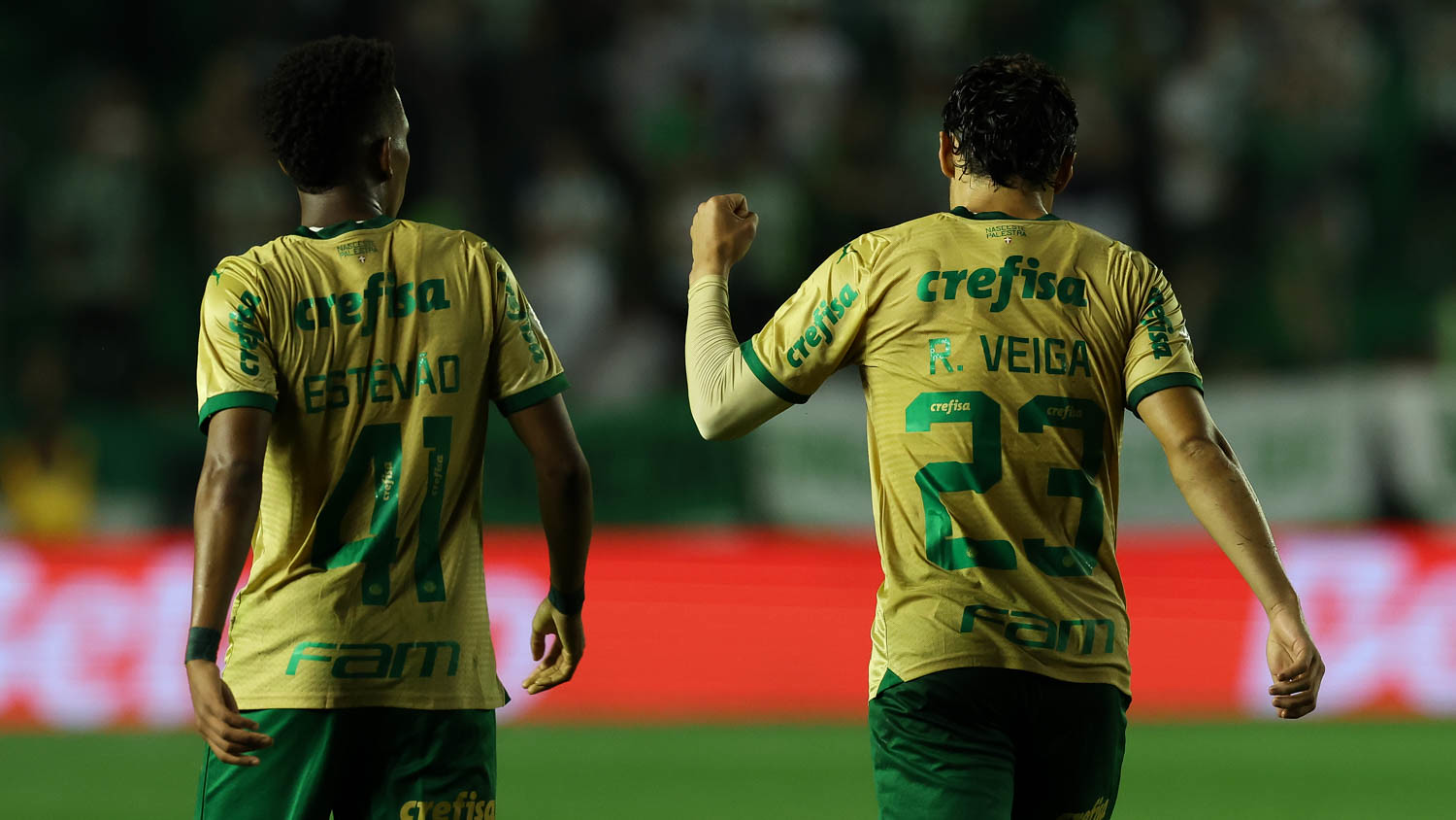 Raphael Veiga e Estêvão foram destaques da vitória do Palmeiras sobre o Juventude