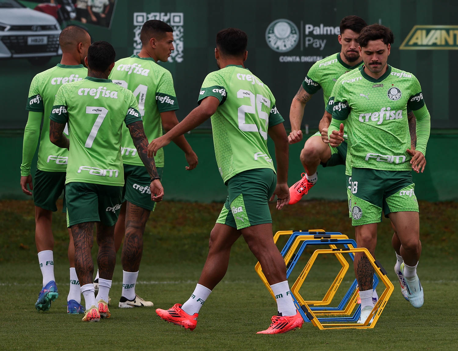 Maurício e Piquerez voltam a treinar e podem reforçar o Palmeiras neste Brasileirão