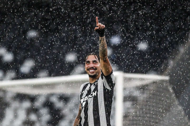 Kauê marcou um golaço na vitória do Botafogo sobre o Sport, pelo Brasileirão de Aspirantes