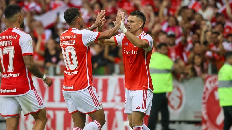 Borré marca na vitória do Inter sobre o Fluminense no Beira-Rio