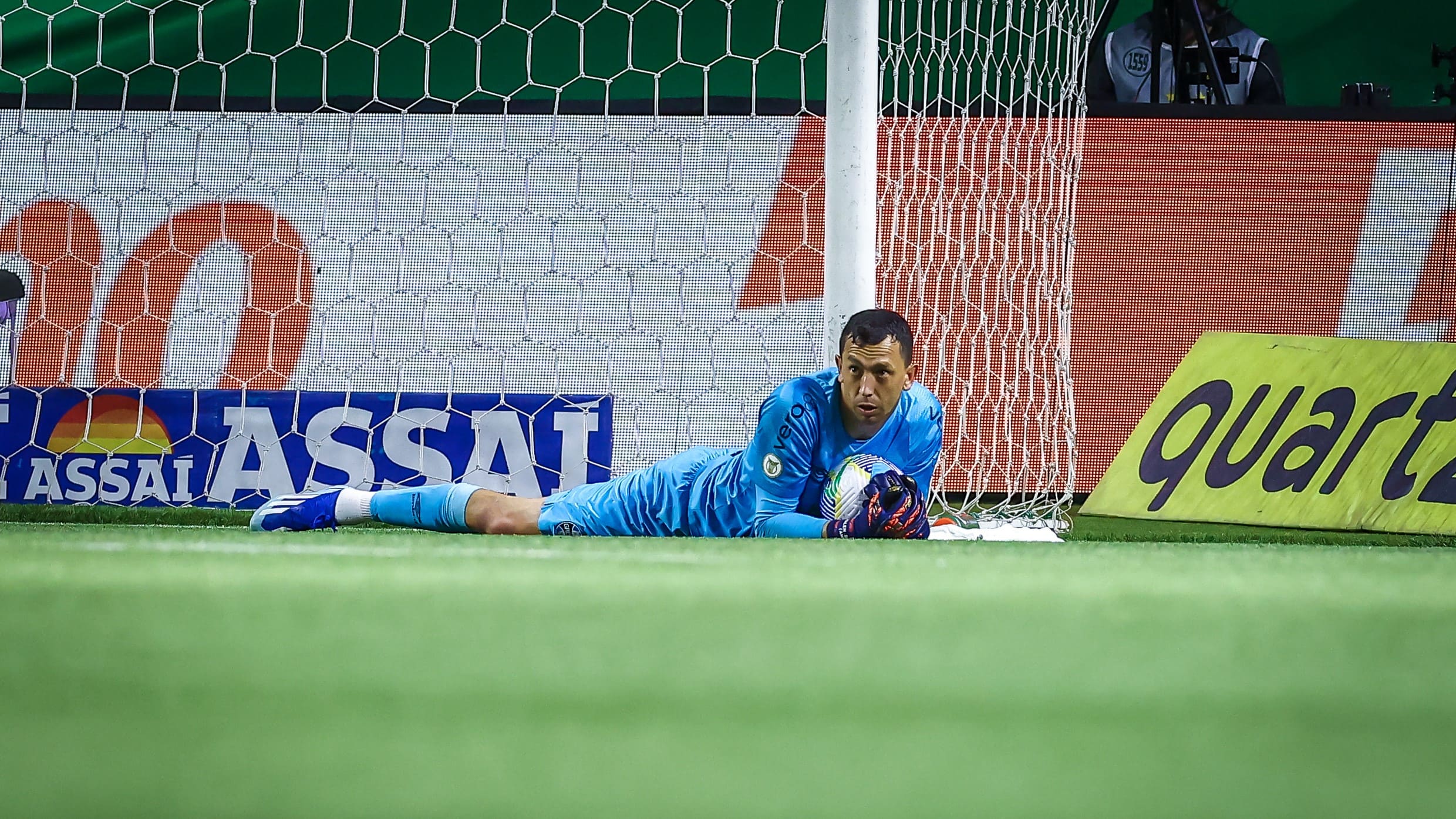 Marchesín se torna o goleiro com mais defesas em um único jogo do Brasileirão