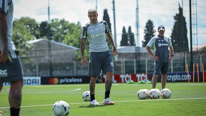 Arana é um dos reforços do Atlético no último treino antes da final da Libertadores