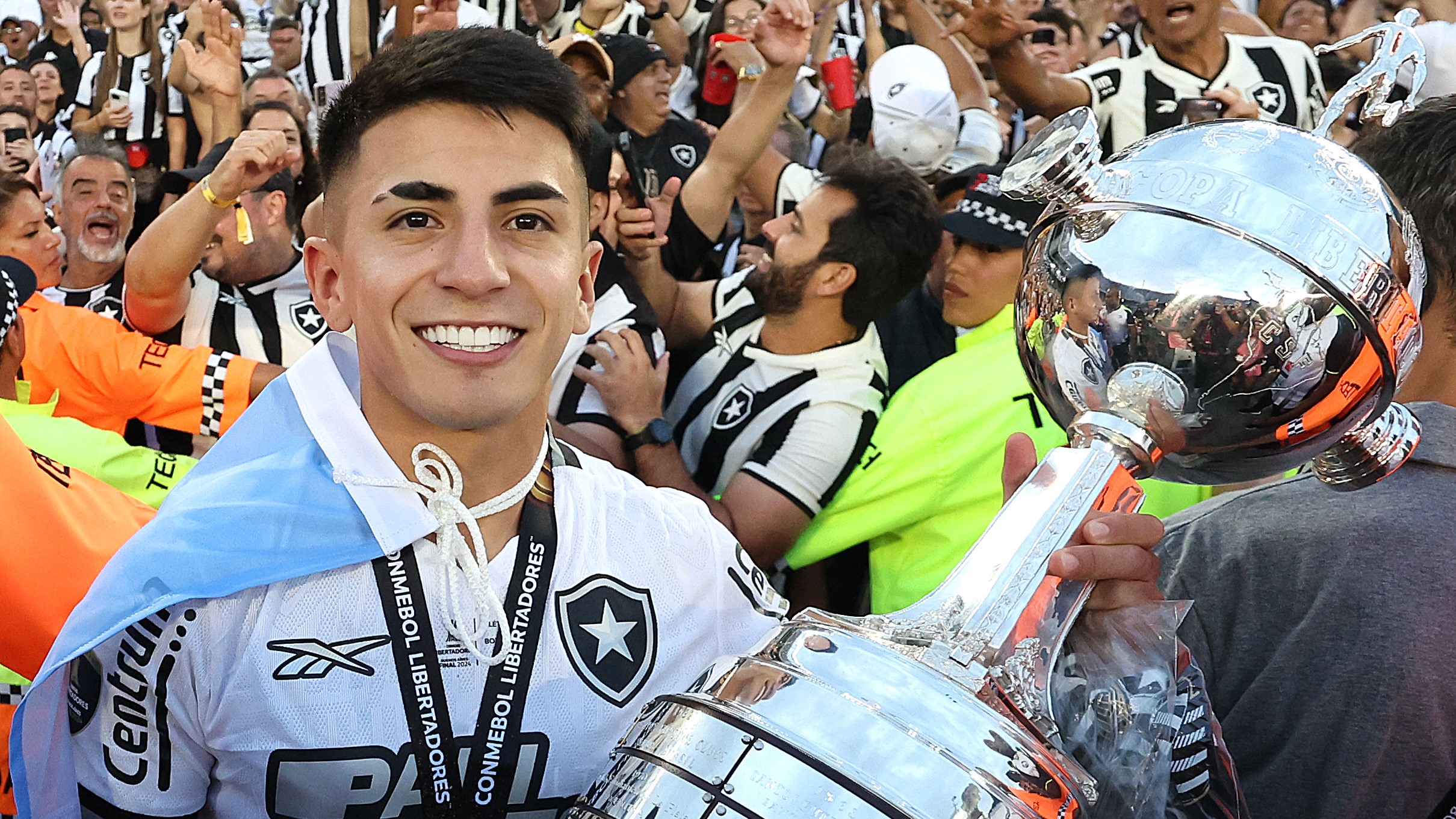 Thiago Almada gera dívida superior a 100 milhões de reais para o Botafogo