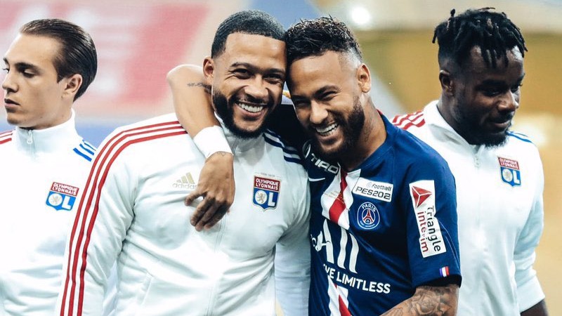 Memphis Depay e Neymar, nos tempos de Lyon e PSG, respectivamente