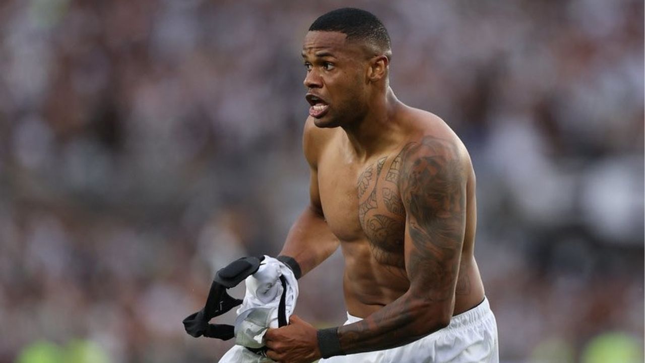 Júnior Santos, algoz do Atlético na Libertadores, viaja para BH para ser reforço do Galo