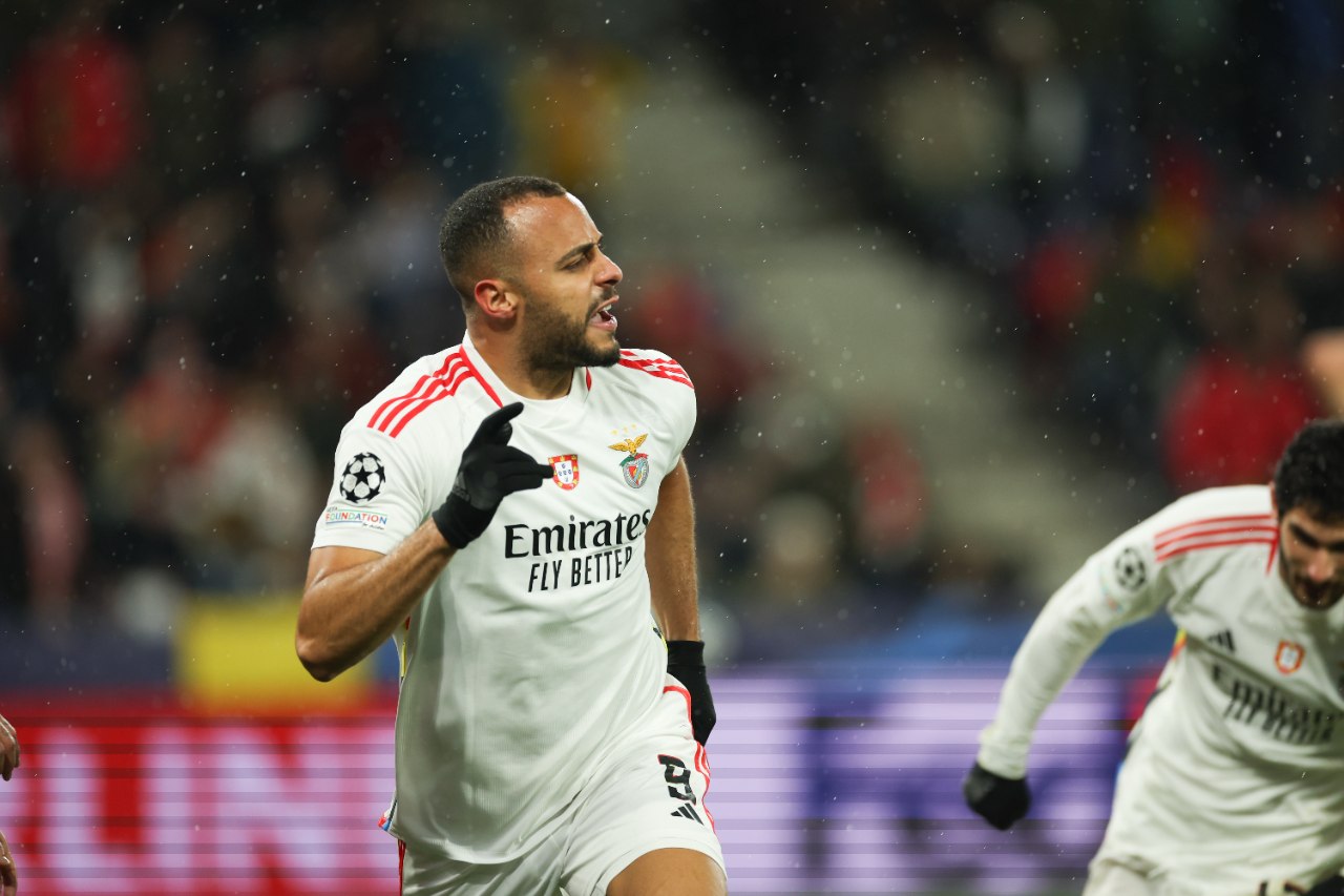 Arthur Cabral, do Benfica, pode retornar ao futebol brasileiro
