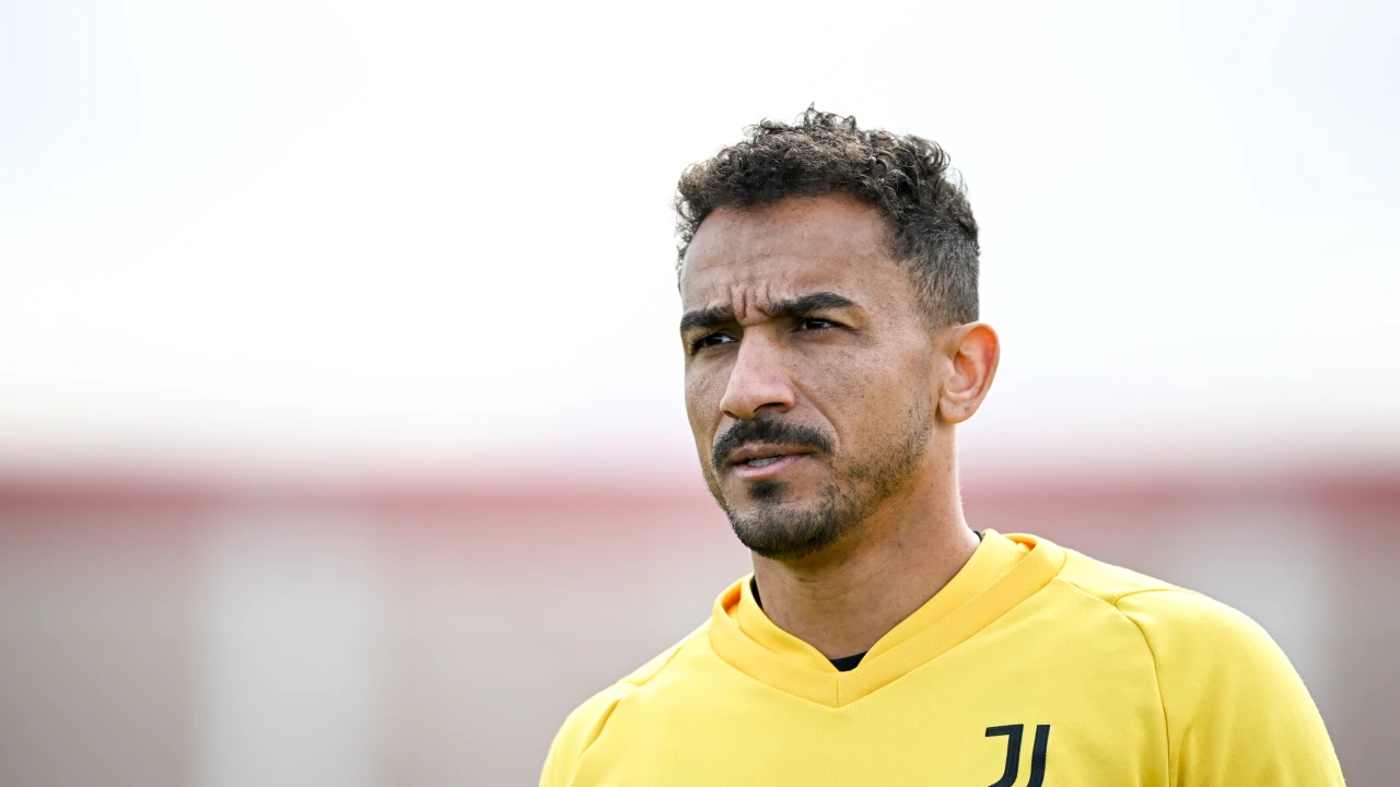 Danilo já está no Rio de Janeiro para assinar com o Flamengo