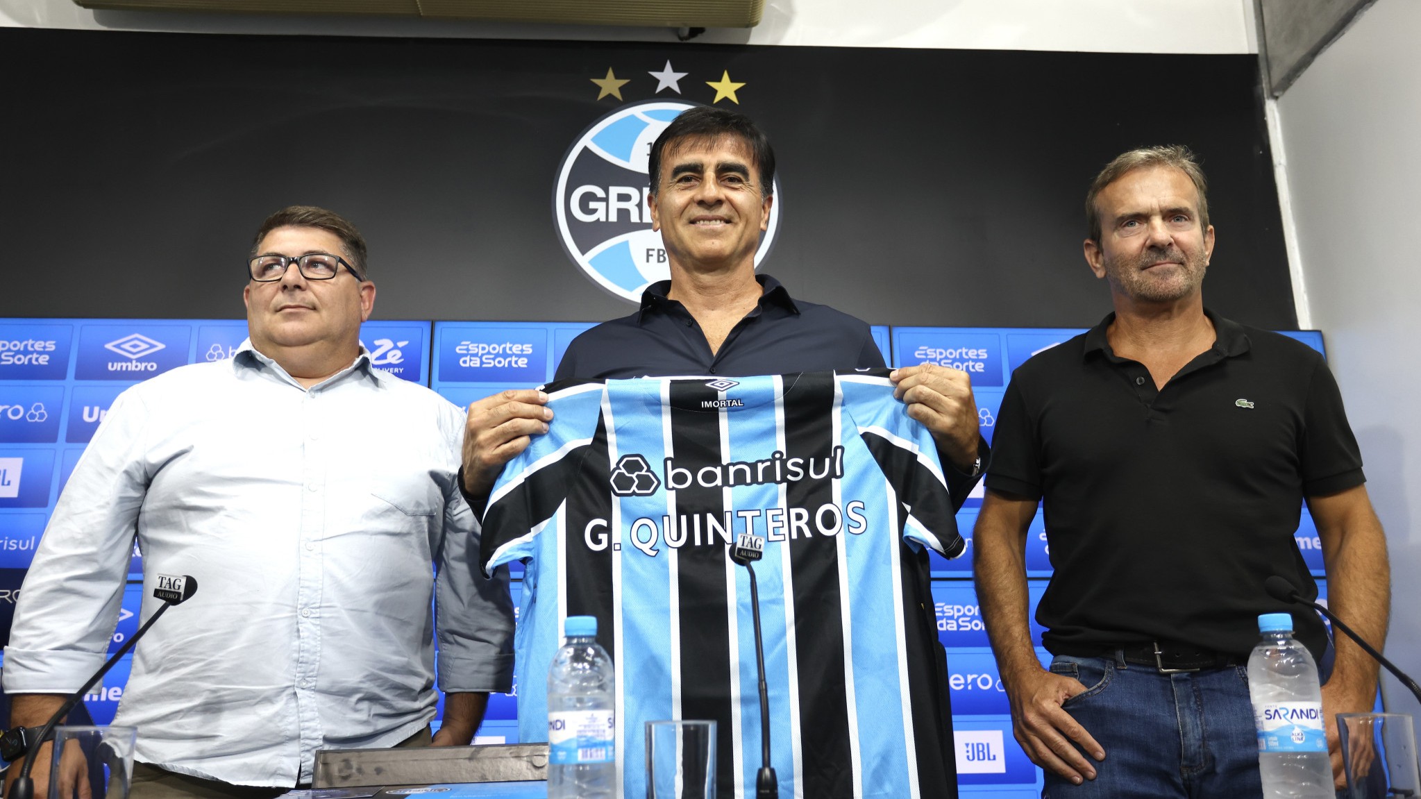 Gustavo Quinteros promove "reformulação" no elenco do Grêmio
