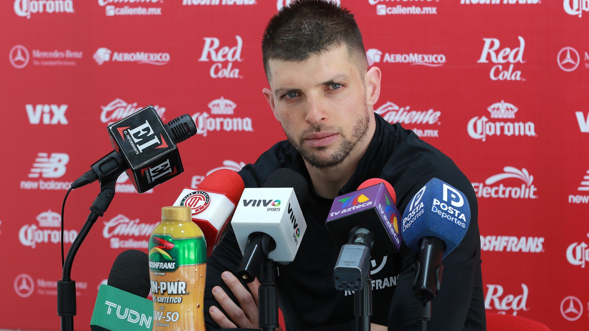 Tiago Volpi está de saída do Toluca e deve assinar com o Grêmio