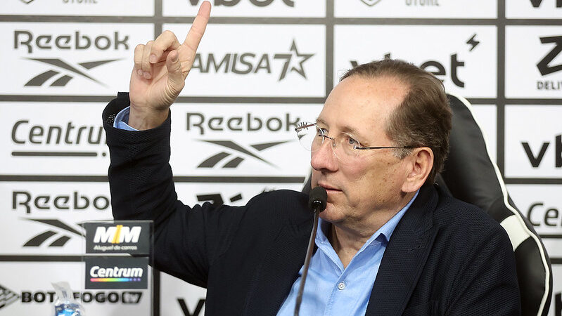 Botafogo fica perto de anunciar renovação com Savarino, um dos principais nomes da equipe em 2024