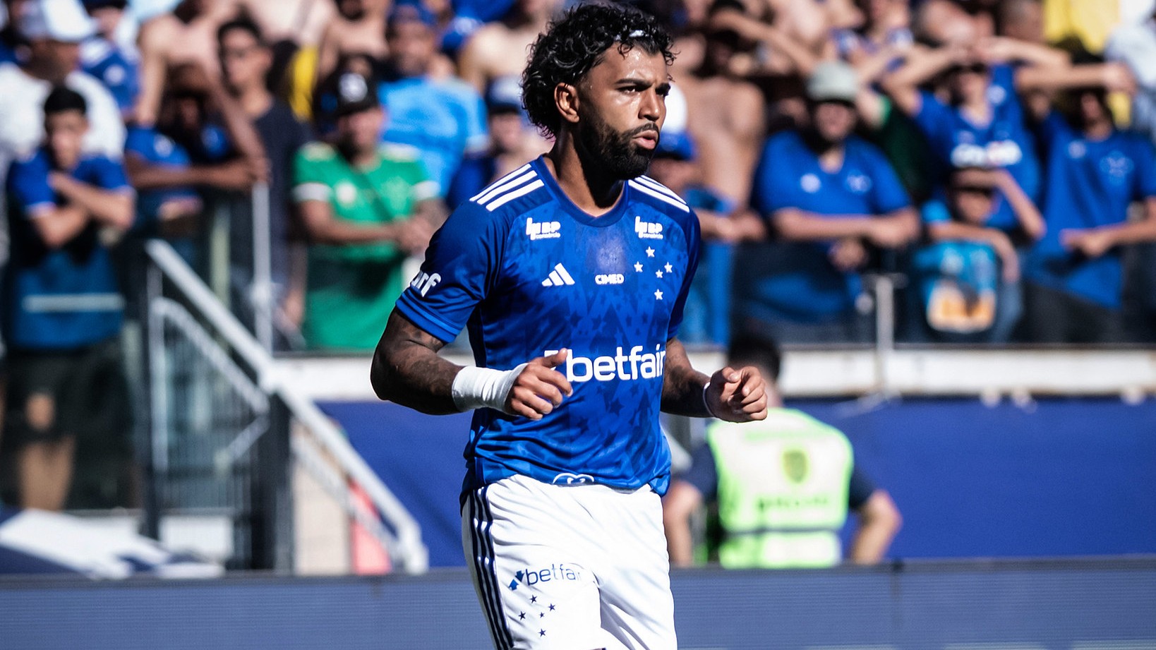 Gabigol soma 5 gols em 9 jogos pelo Cruzeiro, mas pode virar desfalque em abril