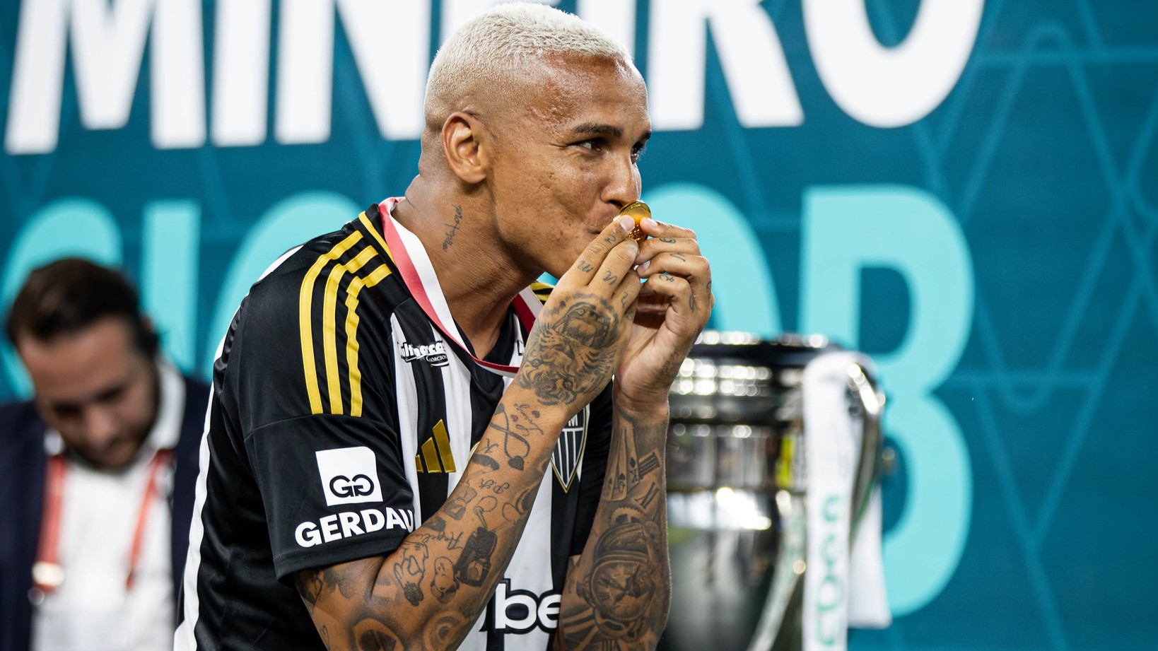 Deyverson teve passagem curta pelo Atlético, mas com bons números e carinho da torcida