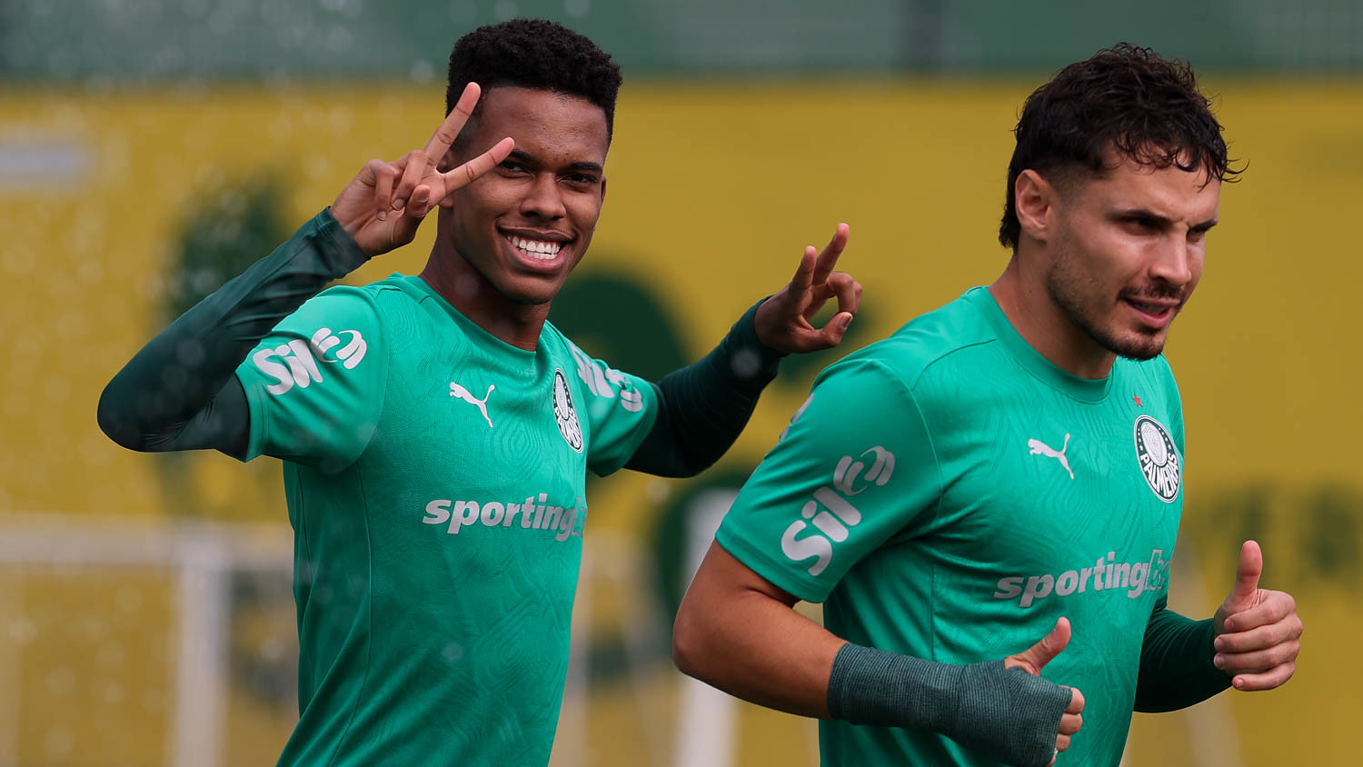 Estêvão, que não entrou em campo pelo Brasil, retorna ao Palmeiras na véspera da decisão contra o Corinthians