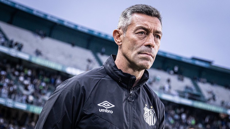 Caixinha terá problemas para escalar equipe diante do Vasco.
