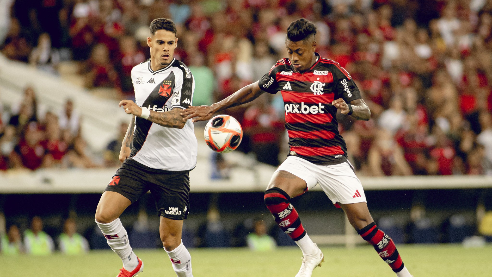 Flamengo quebra o silêncio sobre enfrentar o Vasco em São Januário