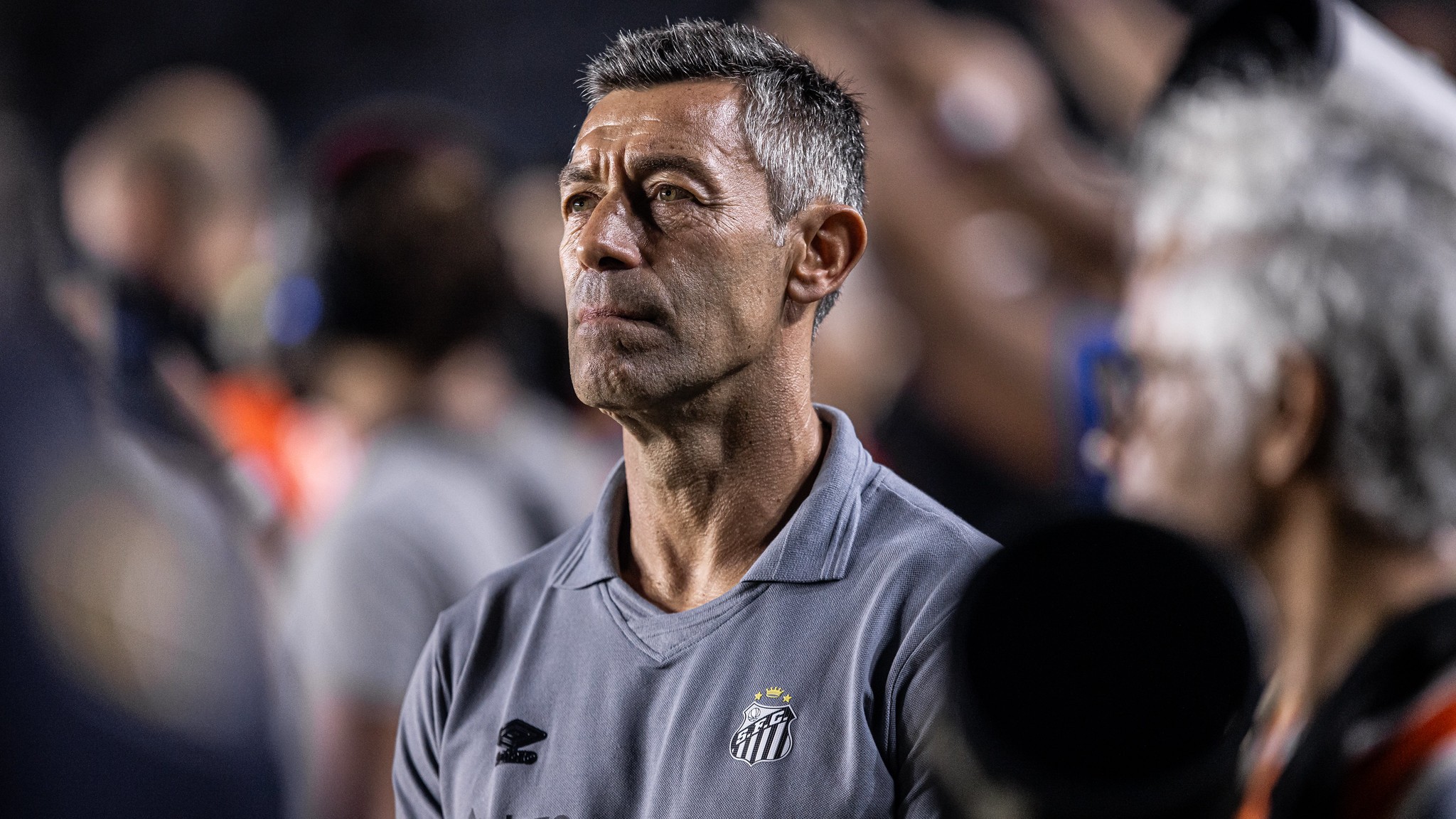 Santos deve 15 milhões de reais ao técnico Pedro Caixinha