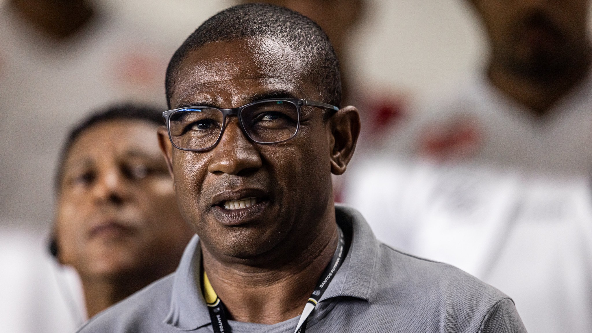 César Sampaio seguirá como treinador do Santos enquanto diretoria não encontra substituto