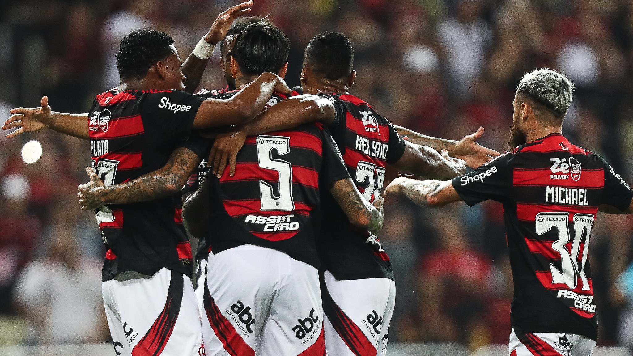 Flamengo perde Alex Sandro para clássico contra o Vasco