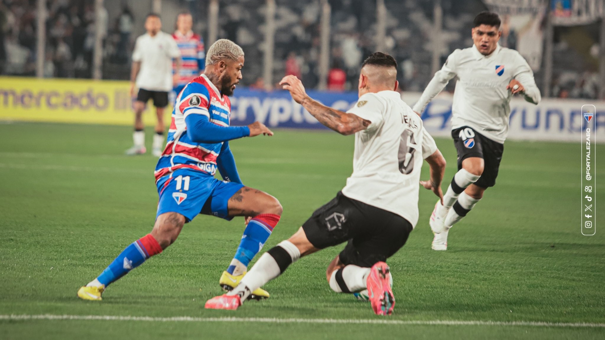 Colo-Colo é punido por confusão em jogo contra o Fortaleza