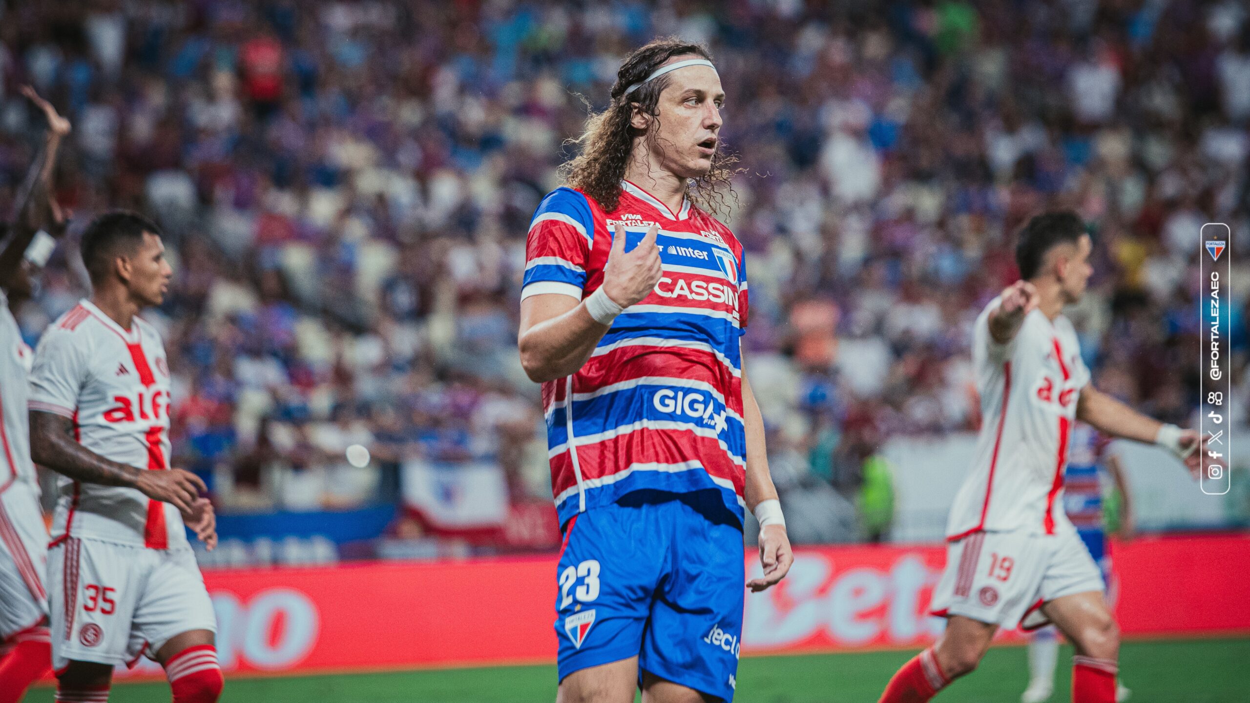 David Luiz é alvo de críticas após nova derrota do Fortaleza