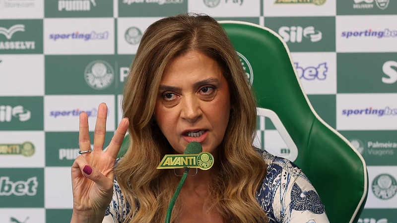 Leila Pereira, presidente do Palmeiras, em entrevista coletiva.