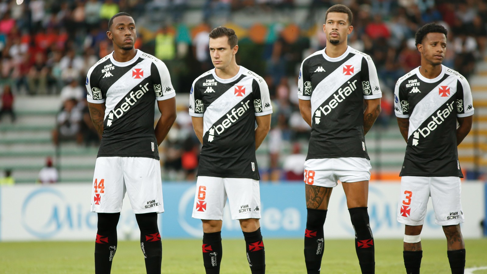 Vasco leva 4 gols do Puerto Cabello em derrota na Sul-Americana