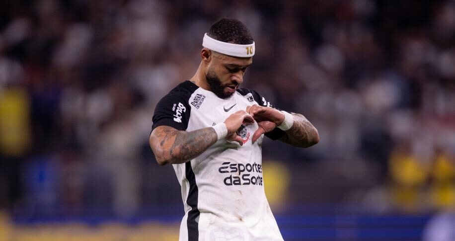 Memphis ameaça não voltar a treinar pelo Corinthians