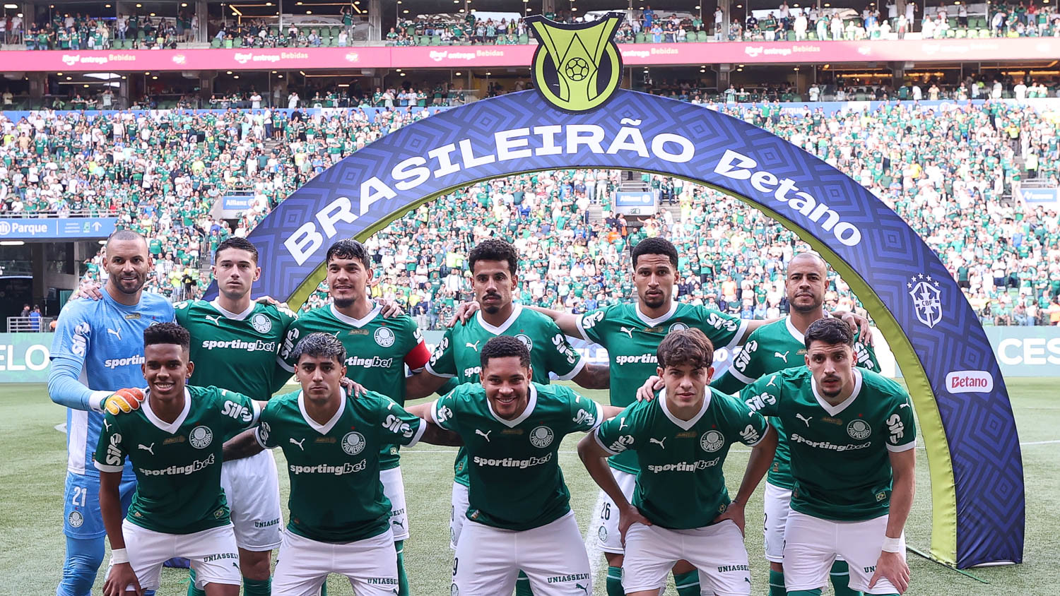 Lateral do Palmeiras desperta interesse do Benfica